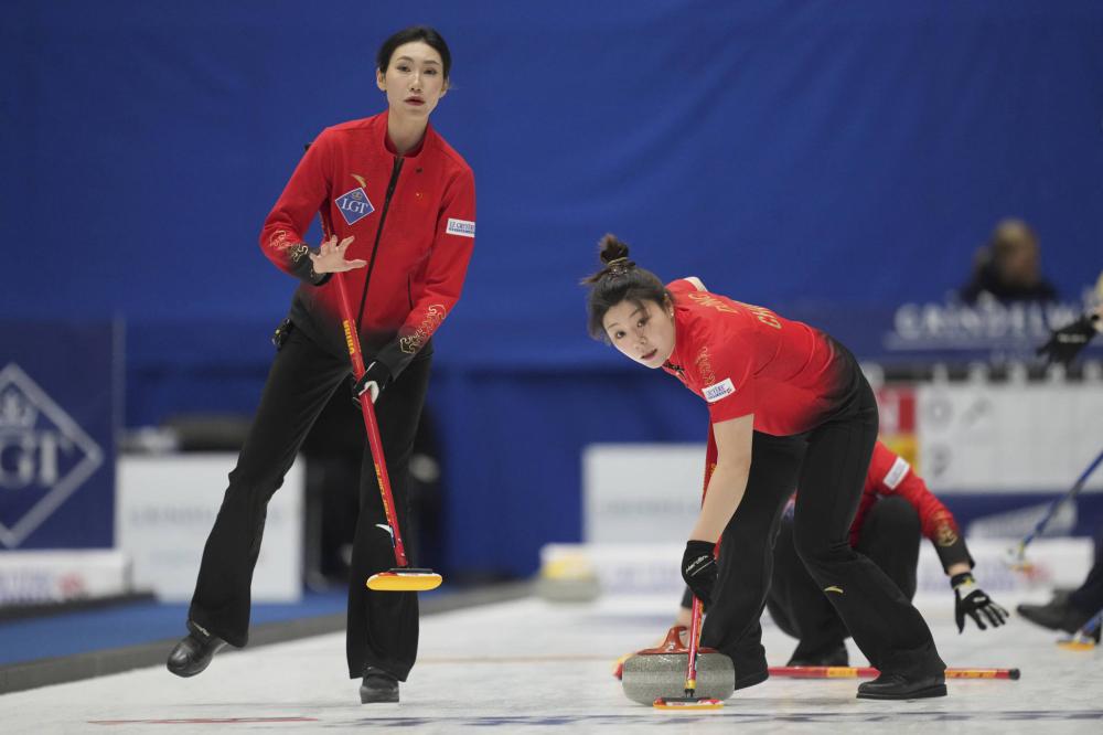 将球牢牢射 将球牢牢射